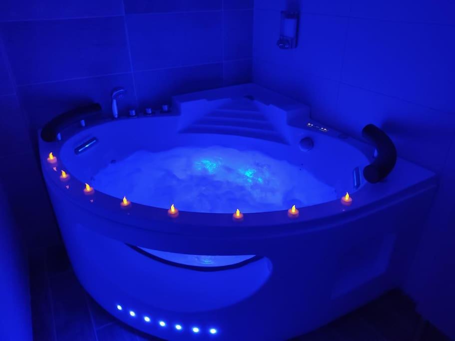 Apartment Nouveau*le Bois Etoile*balneo*massage*detente*wifi*netflix*self-checkin *